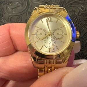 Gold Quartz womans Watch